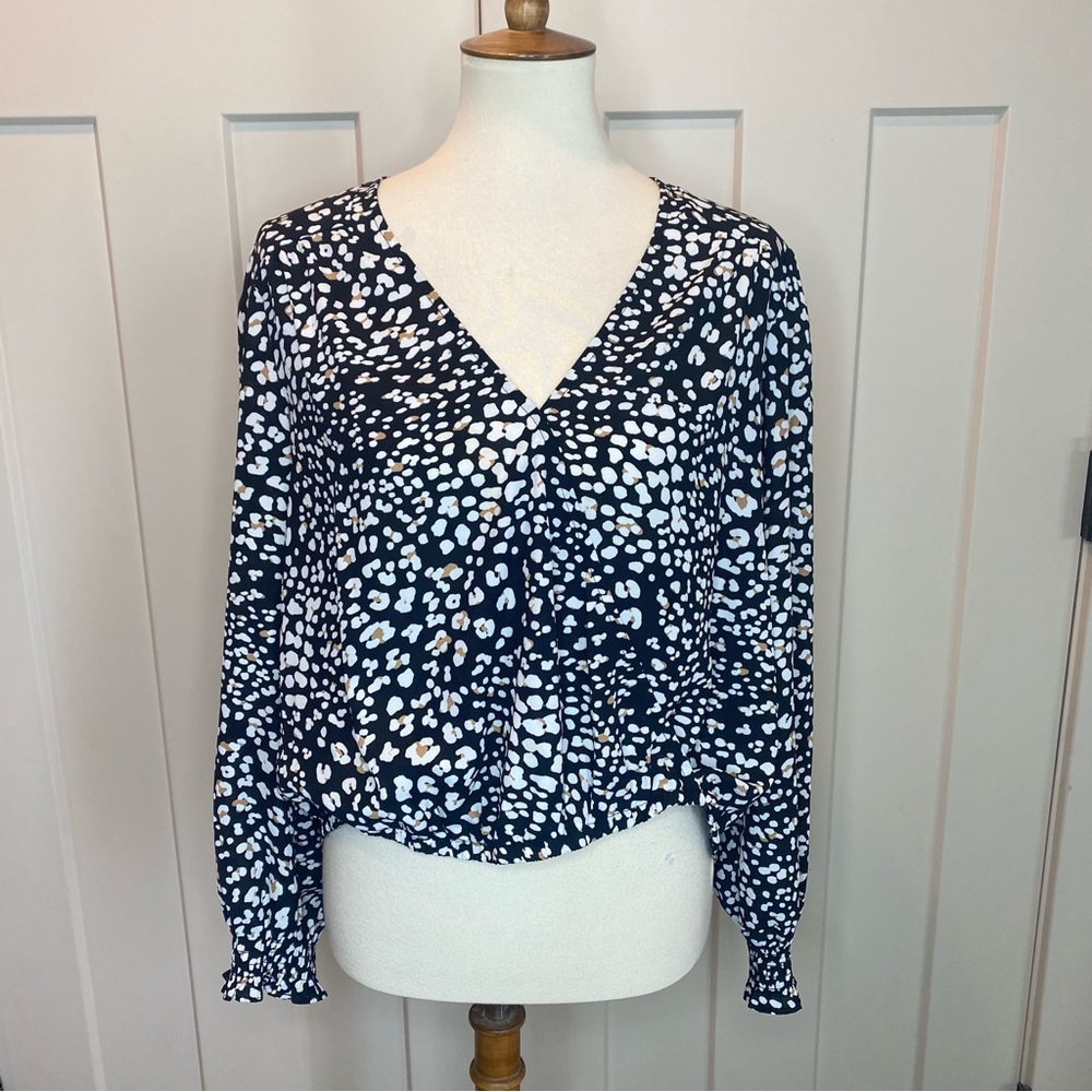 Sanctuary Navy and White V-Neck Long Sleeve Blouse